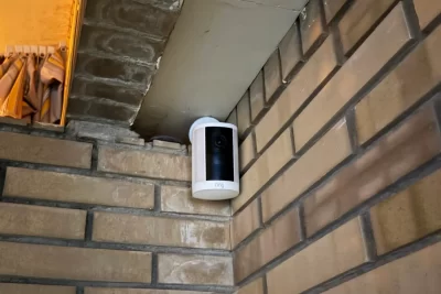 La càmera de seguretat perfecta per a la teva terrassa Ring Spotlight Cam
